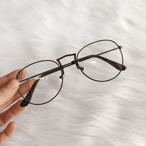 Cửa hàng kính mắt Minh Nhã - Chuyên kinh doanh kính cận và kính thời trang