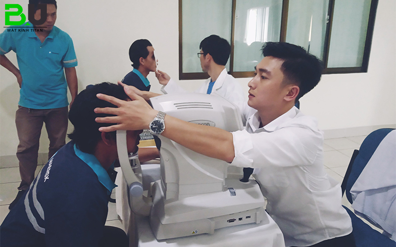 bang-gia-kinh-can-nu-Xiaomi-1209