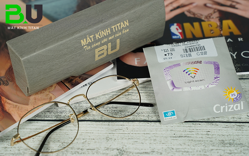 cach-nhan-biet-trong-kinh-can-Essilor-chinh-hang-2607