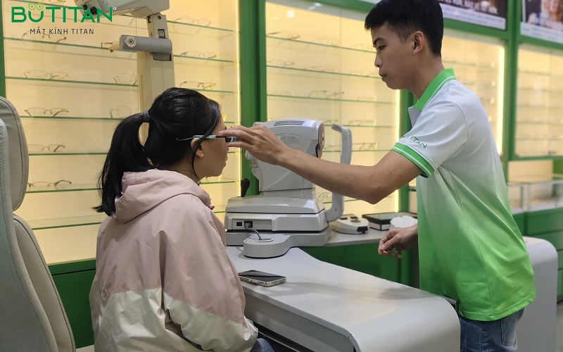 góc nhìn của người cận 4 độ goc-nhin-cua-nguoi-can-4-do