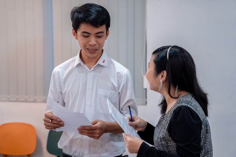Mắt kính BUTITAN