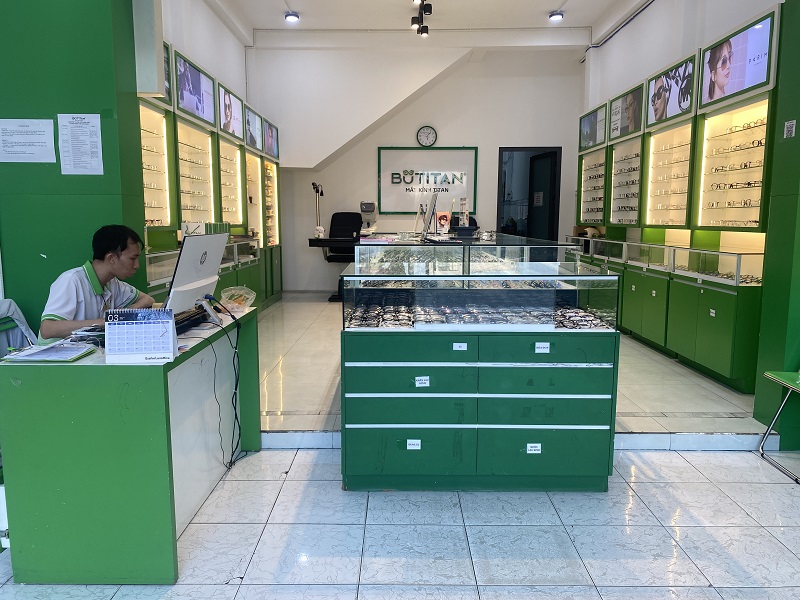 Mắt kính BUTITAN