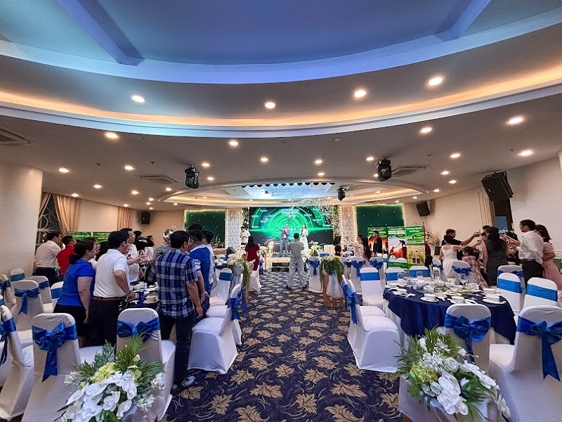 Mắt kính BUTITAN